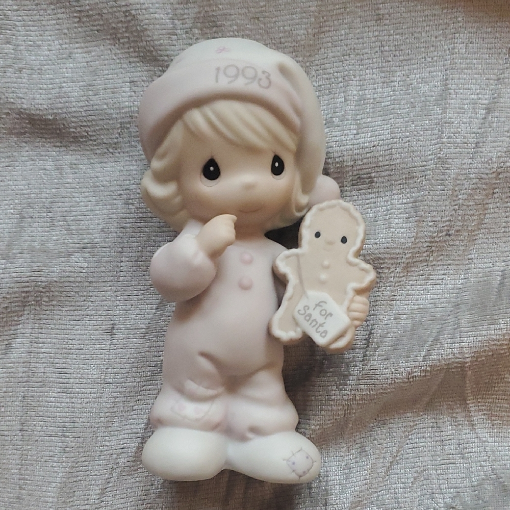 Wishing You The Sweetest Christmas 1993-Enesco Precious Moments